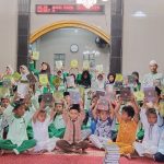 Distribusi Mushaf Al-Qur’an di MDTA Masjid Jami Almahruf