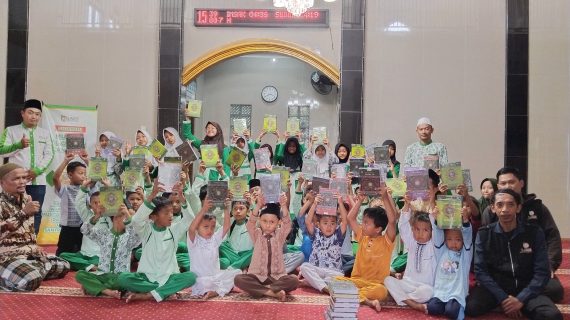 Distribusi Mushaf Al-Qur’an di MDTA Masjid Jami Almahruf